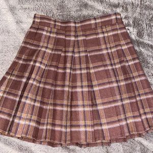 Brown pleated skirt